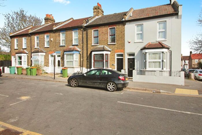 4 Bedroom Terraced House To Rent In Fabian Street, London, E6