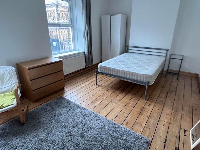 4 Bedroom House To Rent In Longcross Street, Adamsdown, CF24