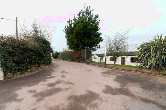 4 Bedroom Bungalow For Sale In Holmewood Kennels, Holme Wood Lane Armthorpe, Doncaster, DN3