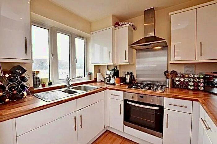 1 Bedroom Flat To Rent In Edridge Court, Ley Farm Close, Watford, WD25