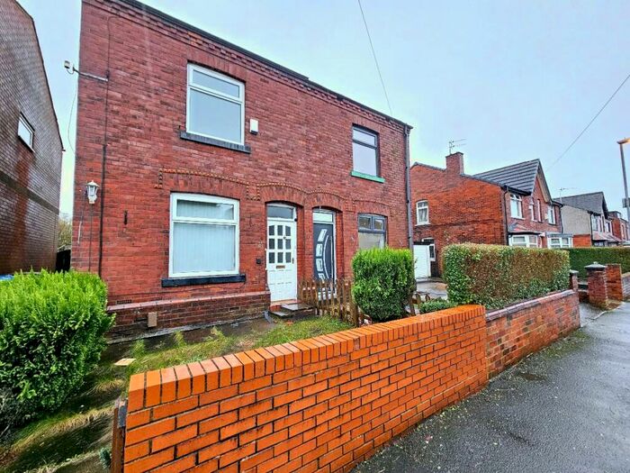 2 Bedroom Semi-Detached House To Rent In Buersil Avenue, Rochdale, OL16