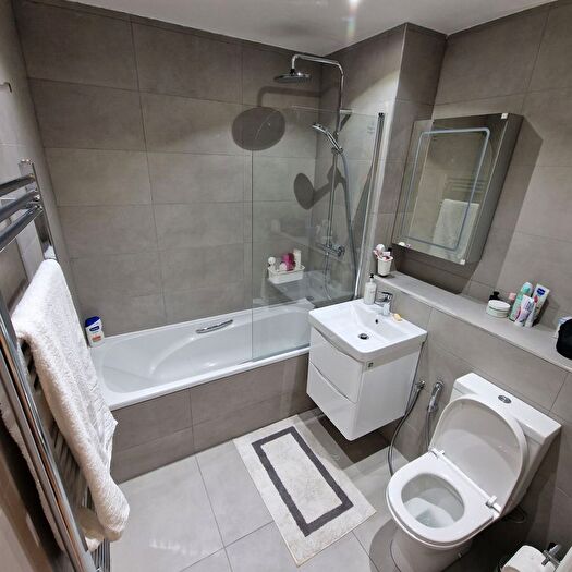 2 Bedroom Flat To Rent In Candle Light Court Romford Road, London, E15