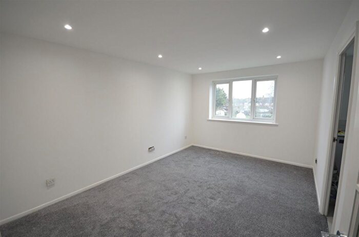 1 Bedroom Flat To Rent In Crusader Way, Watford, Hertfordshire, WD18