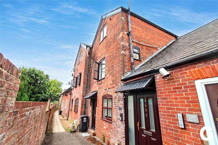 1 Bedroom Apartment For Sale In Gooseberry Lane, Ringwood, Hampshire, BH24