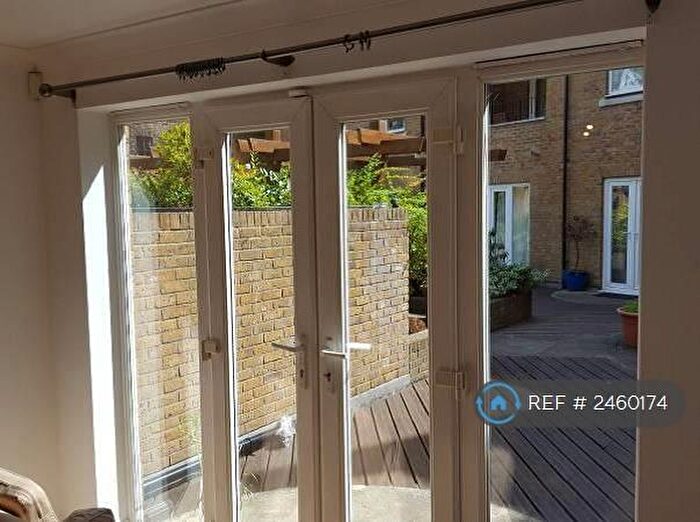 1 Bedroom Flat To Rent In Sapphire Court, London, E1