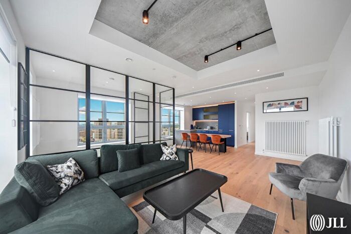 2 Bedroom Flat To Rent In Douglass Tower, London, E14