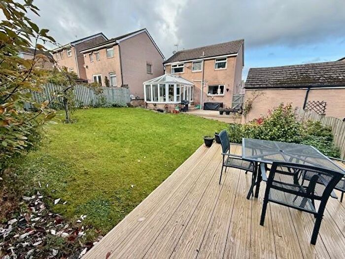 4 Bedroom Detached House For Sale In Evesham Grove, Idle, BD10