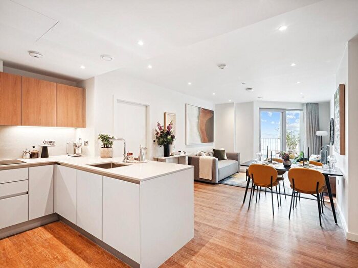 2 Bedroom Apartment To Rent In Bloom East, Nine Elms Lane, SW11