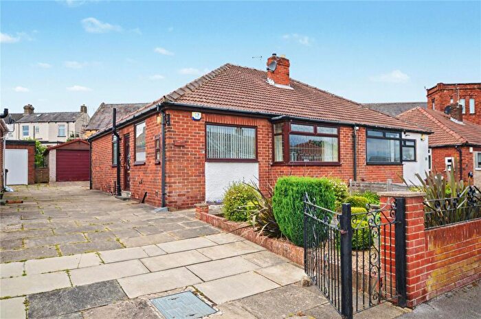 2 Bedroom Bungalow For Sale In Staithe Avenue, Leeds, West Yorkshire, LS10