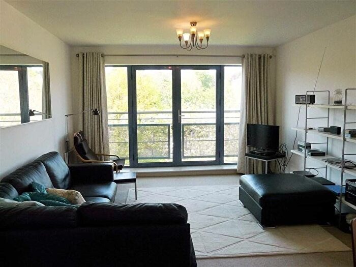 2 Bedroom Flat To Rent In Admiral House, The Quays, Castle Quay Close, Nottingham, NG7
