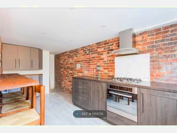 4 Bedroom Terraced House To Rent In Bedford Road, Horsham, RH13