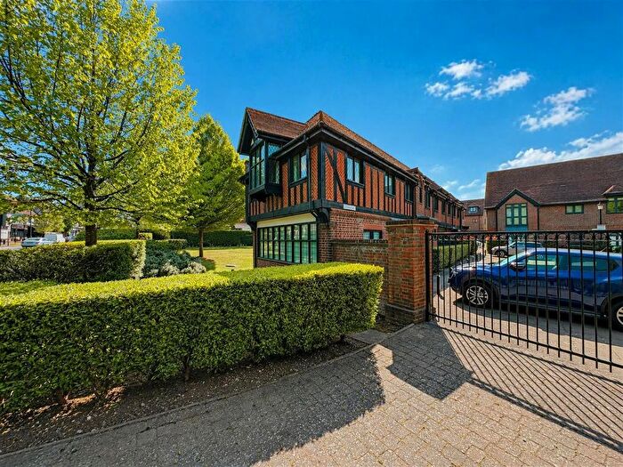 2 Bedroom Flat For Sale In Fitzhalan Court, Killick Mews, Ewell Road, Cheam, Sutton, SM3