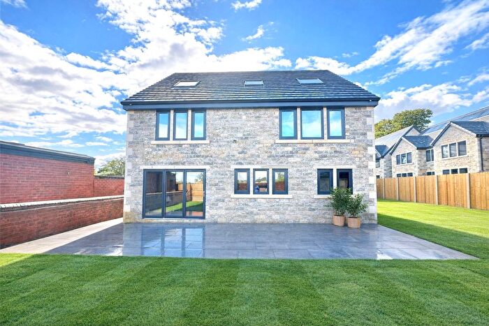 6 Bedroom Detached House For Sale In Manor Court, Horbury, Wakefield, WF4