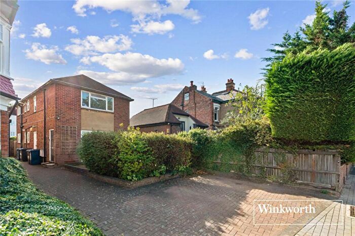 2 Bedroom Apartment For Sale In Granville Road, North Finchley, London, N12