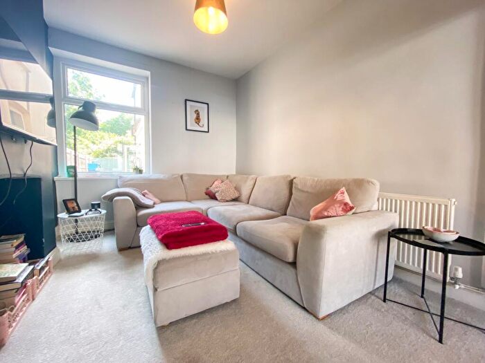 3 Bedroom House To Rent In Moorland Road, Cardiff, CF24