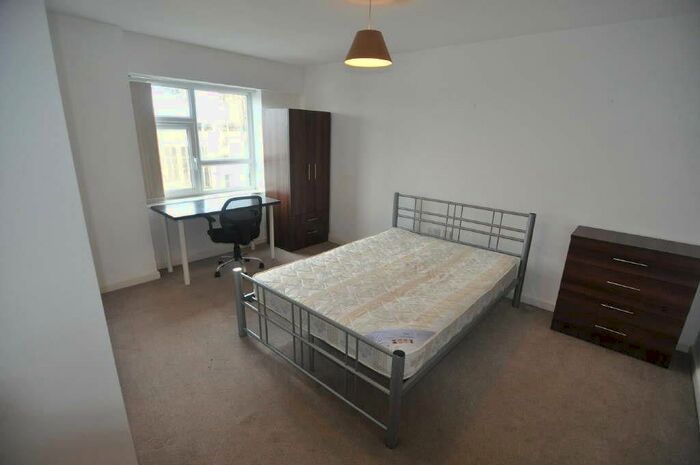 1 Bedroom Flat To Rent In Stone Street, Bradford, BD1