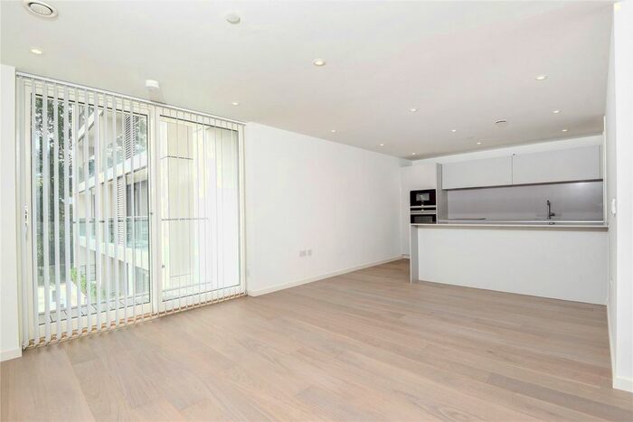 2 Bedroom Flat To Rent In Tileman House, Upper Richmond Road, Putney, London, SW15