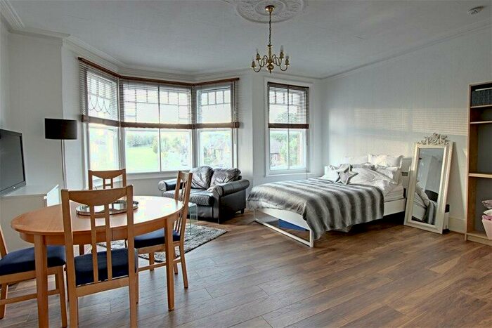 Studio To Rent In Regents Park Road, Finchley, N3