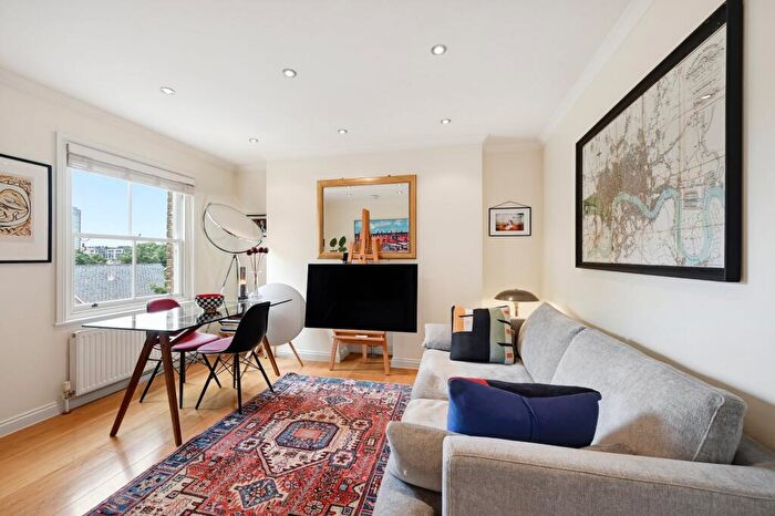 2 Bedroom Apartment To Rent In King's Road, London, Chelsea, SW10