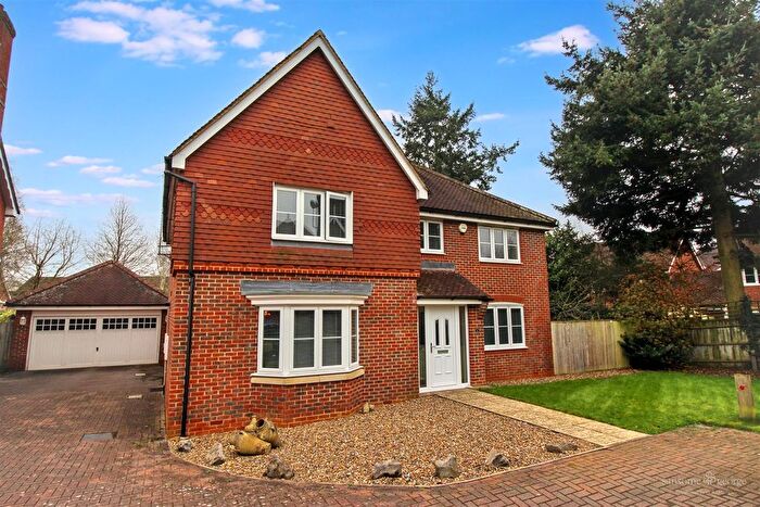 5 Bedroom Detached House For Sale In Clarendon Rise, Tilehurst, Reading, RG31