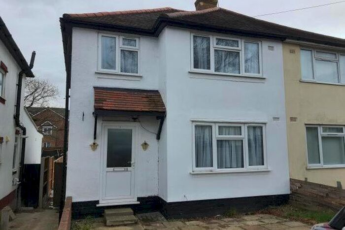 3 Bedroom Semi-Detached House To Rent In Leicester Road, Luton, LU4