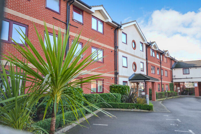 1 Bedroom Flat To Rent In Porters Way, Polegate, BN26