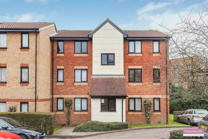 1 Bedroom Flat To Rent In Magpie Close, Enfield, EN1