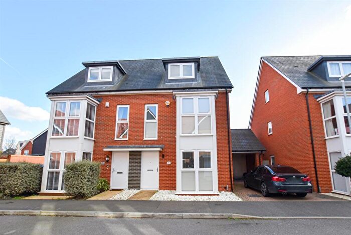 4 Bedroom Semi Detached House For Sale In Waterman Way, Wouldham, ME1