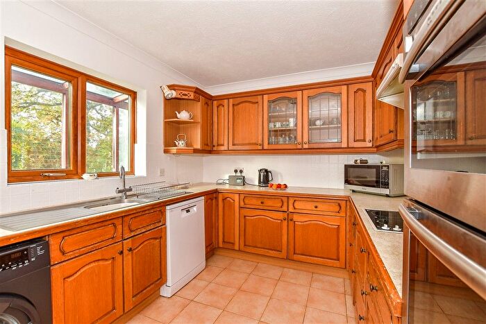 3 Bedroom Detached Bungalow For Sale In Palmers Brook, Hadlow, Tonbridge, Kent, TN11