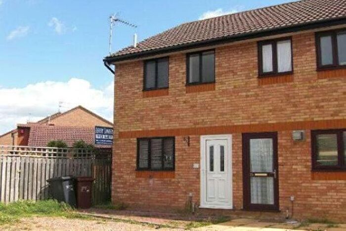2 Bedroom Property To Rent In Bank View, Northampton, NN4