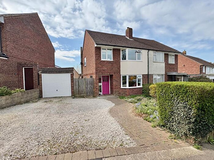 3 Bedroom Semi-Detached House For Sale In Leigh Road, Fareham, Hampshire, PO16