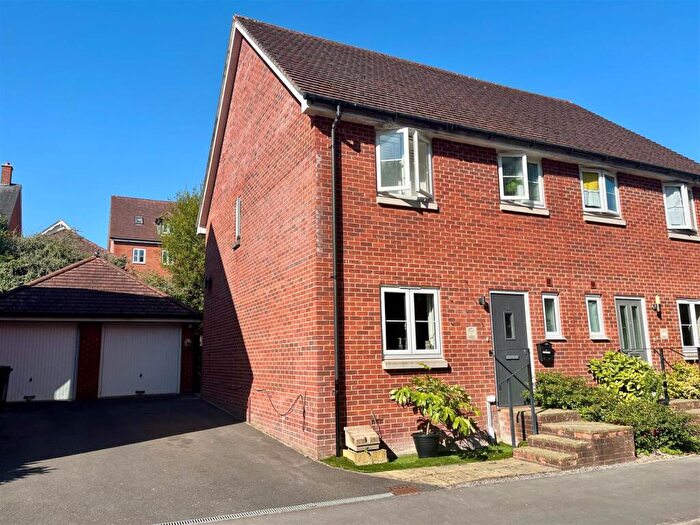 3 Bedroom Semi-Detached House For Sale In Woodbury Lane, Salisbury, SP2