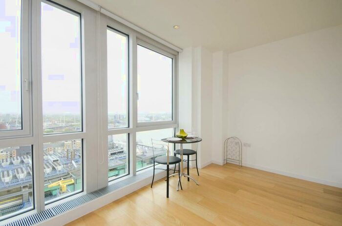 Studio To Rent In Ontario Tower, Canary Wharf, London, E14