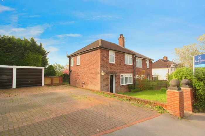 3 Bedroom Semi-Detached House For Sale In The Dale, Aberford, Leeds, West Yorkshire, LS25