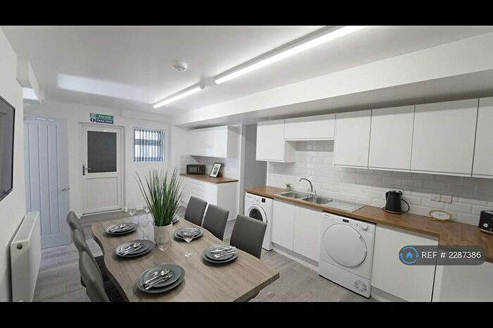 6 Bedroom End Of Terrace House To Rent In Charter Avenue, Coventry, CV4