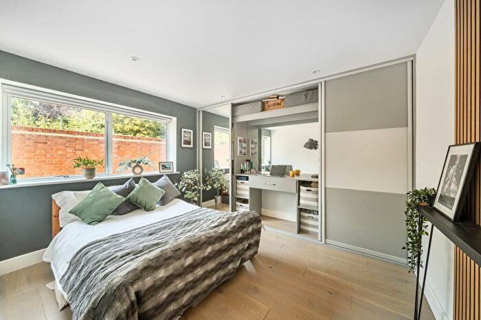 1 Bedroom Flat For Sale In Court Lane, Oaks View Court Lane, KT19