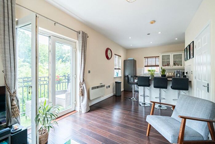 2 Bedroom Apartment For Sale In Empire Walk, Greenhithe, Kent, DA9