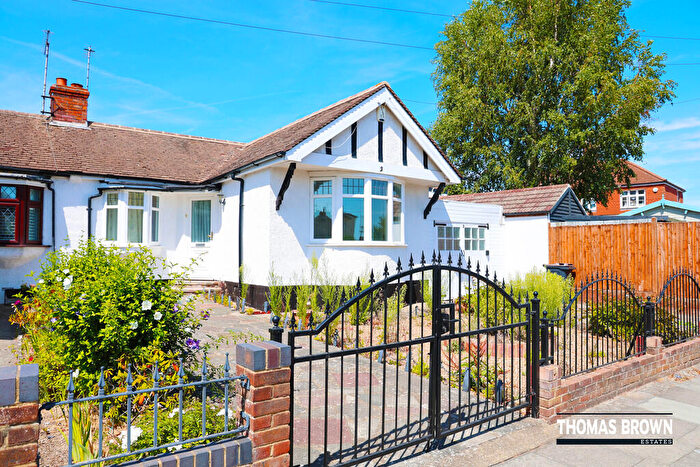 3 Bedroom Semi-Detached Bungalow For Sale In Austin Road, Orpington, BR5