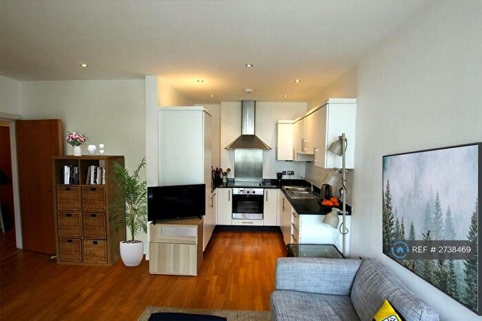 1 Bedroom Flat To Rent In Hamond Square, London, N1