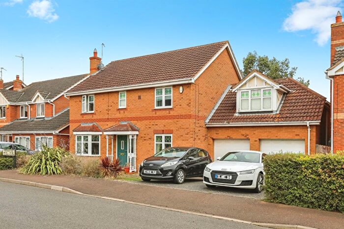 5 Bedroom Detached House For Sale In Stephenson Close, Yaxley, Peterborough, PE7