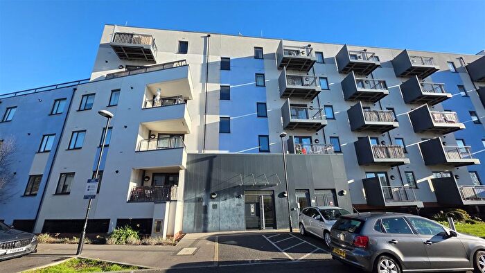 2 Bedroom Flat To Rent In Salisbury Road, Southall, UB2