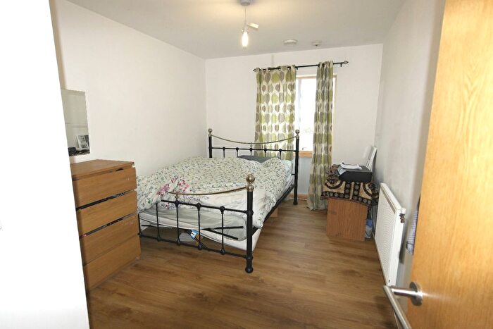 3 Bedroom Flat To Rent In Vickers House, Romford, Essex, RM1