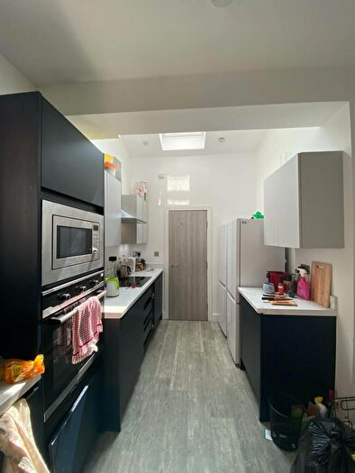 6 Bedroom Terraced House To Rent In Furness Road, Fallowfield, M14