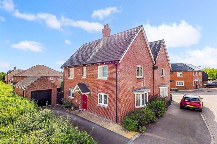 3 Bedroom Semi-Detached House For Sale In Boulter Road, Andover, SP11