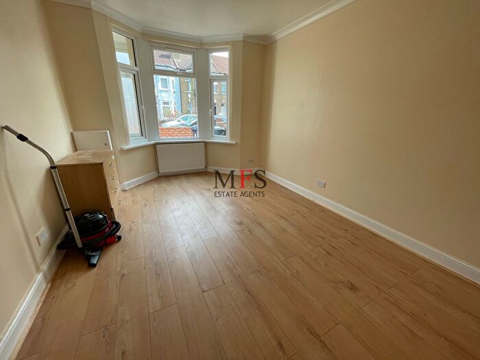 3 Bedroom Terraced House To Rent In Dudley Road, Southall, UB2