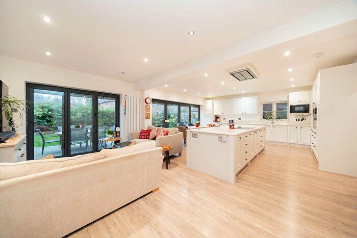 4 Bedroom Detached House For Sale In Bucknalls Drive, Bricket Wood, St. Albans, Hertfordshire, AL2