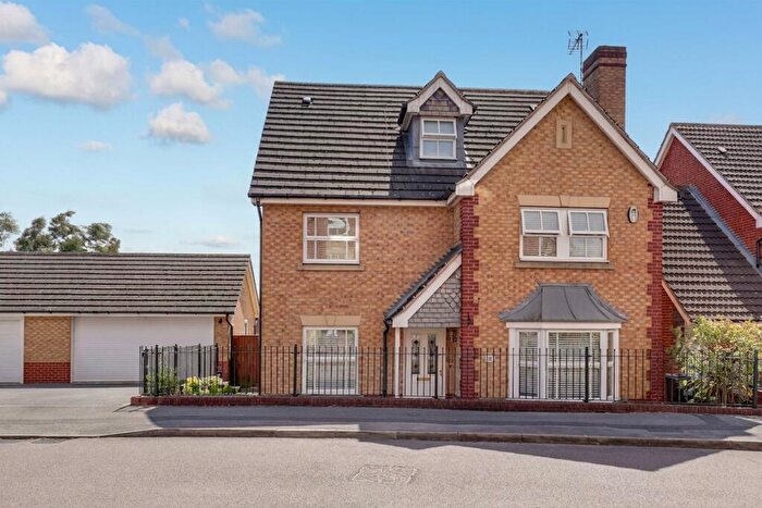 4 Bedroom Detached House For Sale In Chelwood Drive, Nottingham, NG3