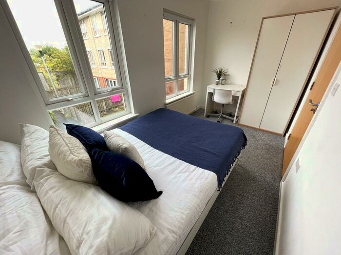 4 Bedroom House To Rent In Golders Green, L7