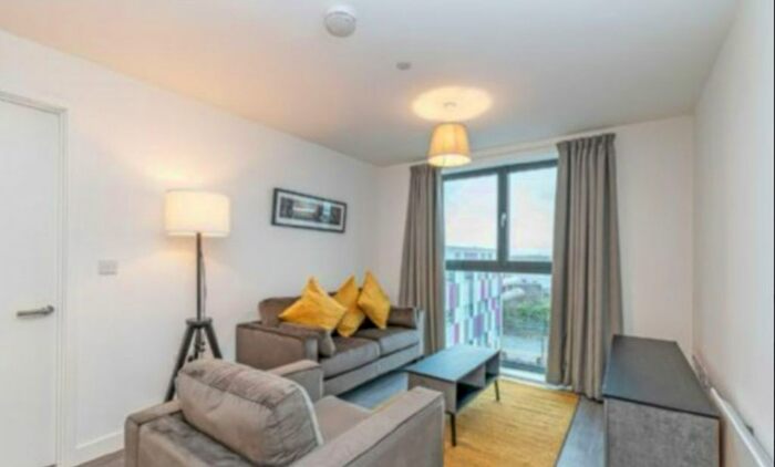 2 Bedroom Flat To Rent In Talbot Road, Manchester, M16