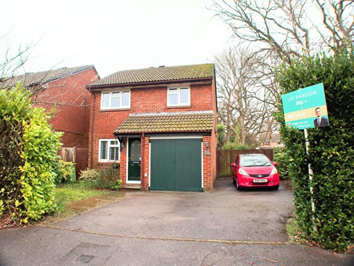 3 Bedroom Detached House For Sale In Primrose Way, Locks Heath, Southampton, SO31